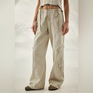 BDG Light Beige Wide Leg Cargo Pants